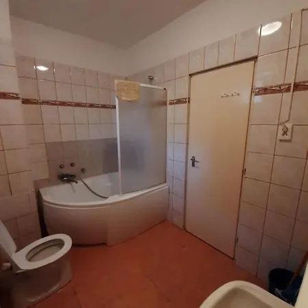 Gyopar Gyoengye Apartmanhaz * Oroshaza