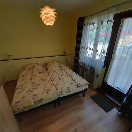 Gyopar Gyoengye Apartmanhaz * Oroshaza