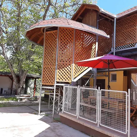 Apartment Gyopar Gyoengye Apartmanhaz Oroshaza