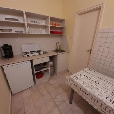 Gyopar Gyoengye Apartmanhaz *