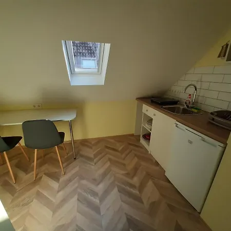 דירה Gyopar Gyoengye Apartmanhaz *