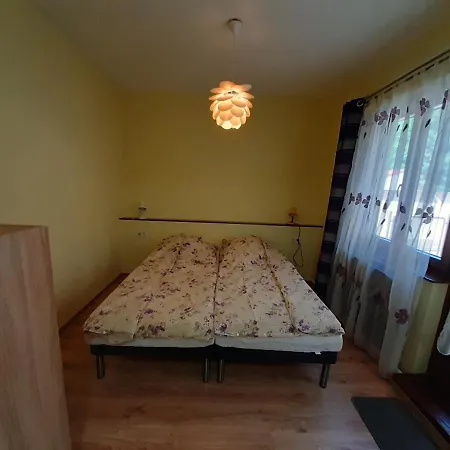 アパート Gyopar Gyoengye Apartmanhaz *