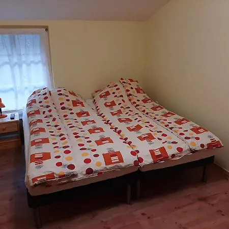 Apartment Gyopar Gyoengye Apartmanhaz Oroshaza