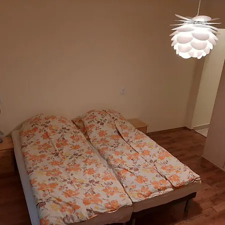 Apartament Gyopar Gyoengye Apartmanhaz Orosháza