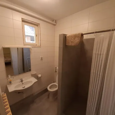 Gyopar Gyoengye Apartmanhaz Oroshaza