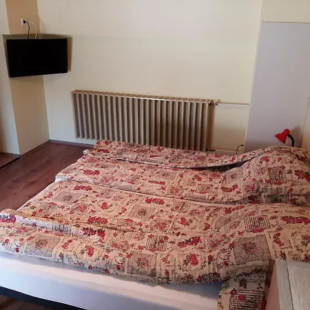 Apartament Gyopar Gyoengye Apartmanhaz *