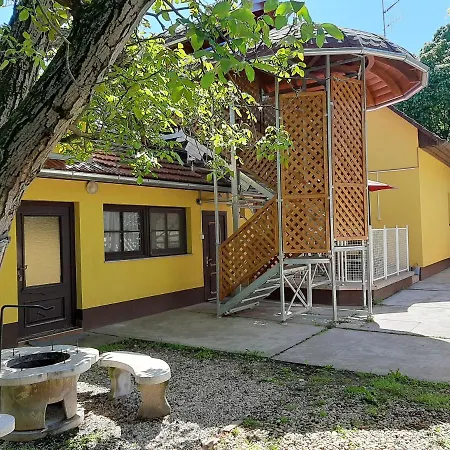 Gyopar Gyoengye Apartmanhaz Apartament
