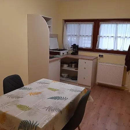 Gyopar Gyoengye Apartmanhaz *