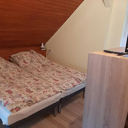 Gyopar Gyoengye Apartmanhaz Apartment Oroshaza