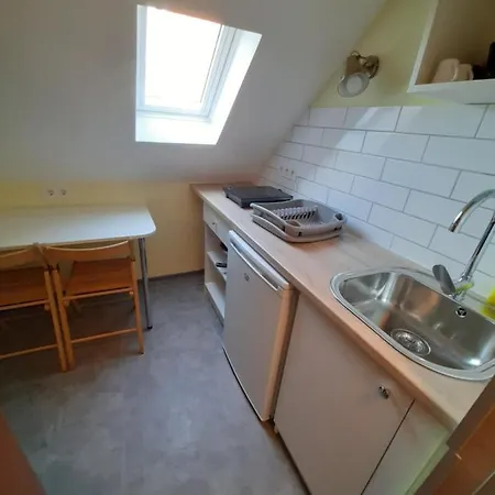Gyopar Gyoengye Apartmanhaz * Oroshaza