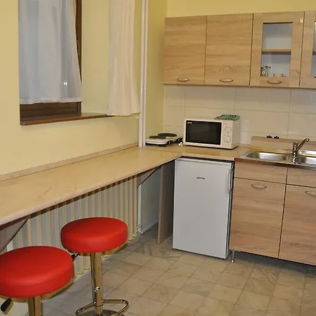 Apartament Gyopar Gyoengye Apartmanhaz