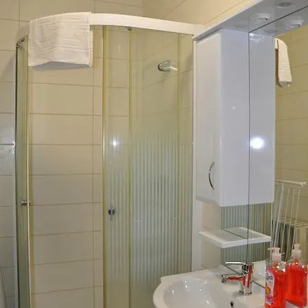 Gyopar Gyoengye Apartmanhaz Apartment Oroshaza