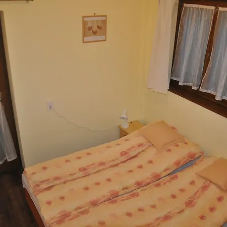 Apartment Gyopar Gyoengye Apartmanhaz *
